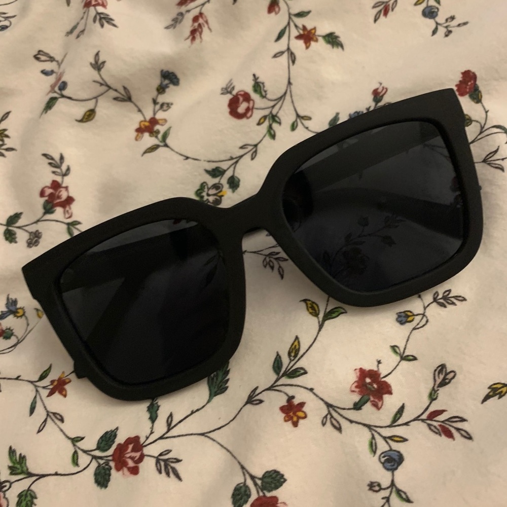 Quay Genesis Sunglasses